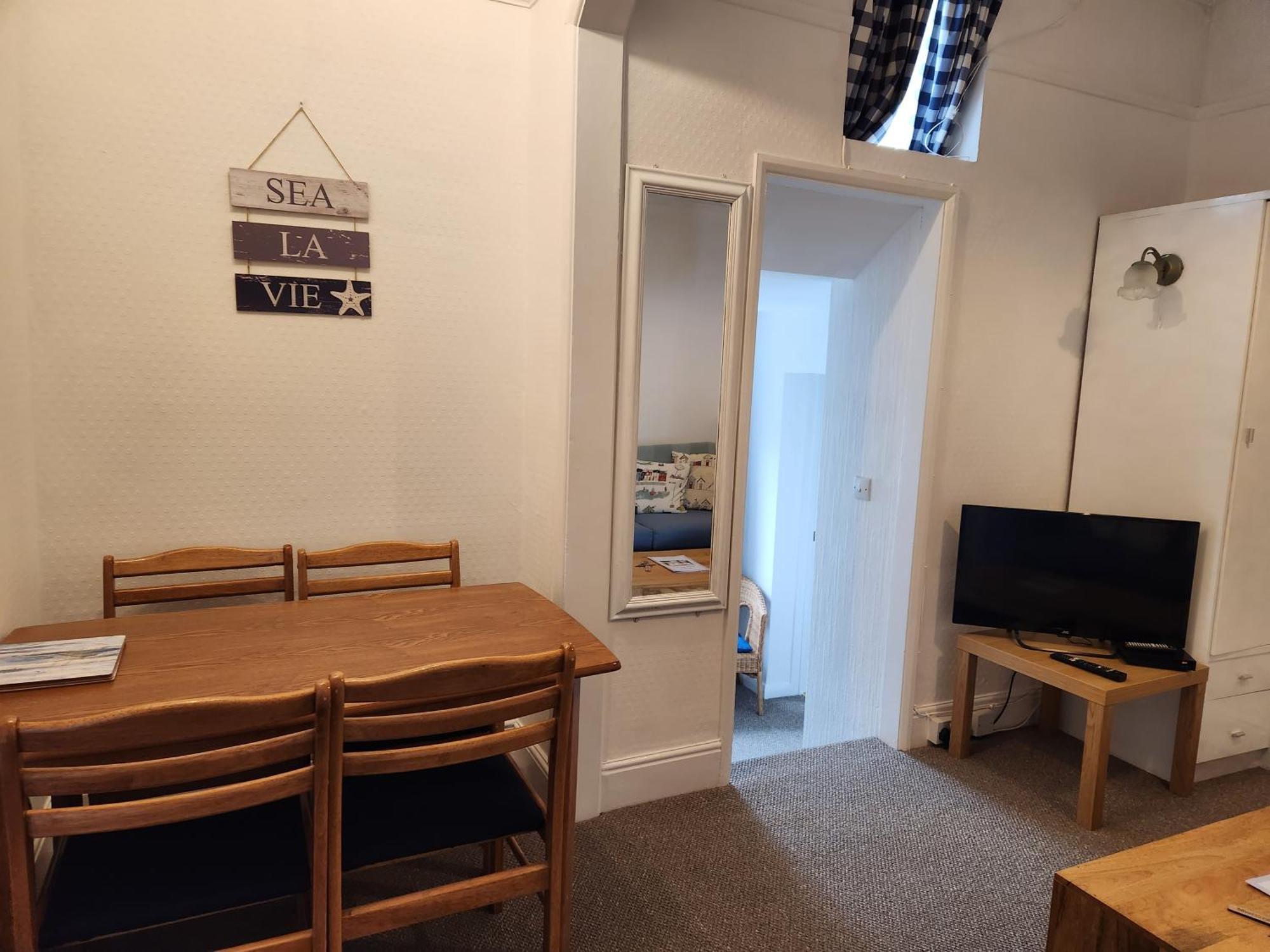 Rose Court Holiday Apartments Торки Екстериор снимка
