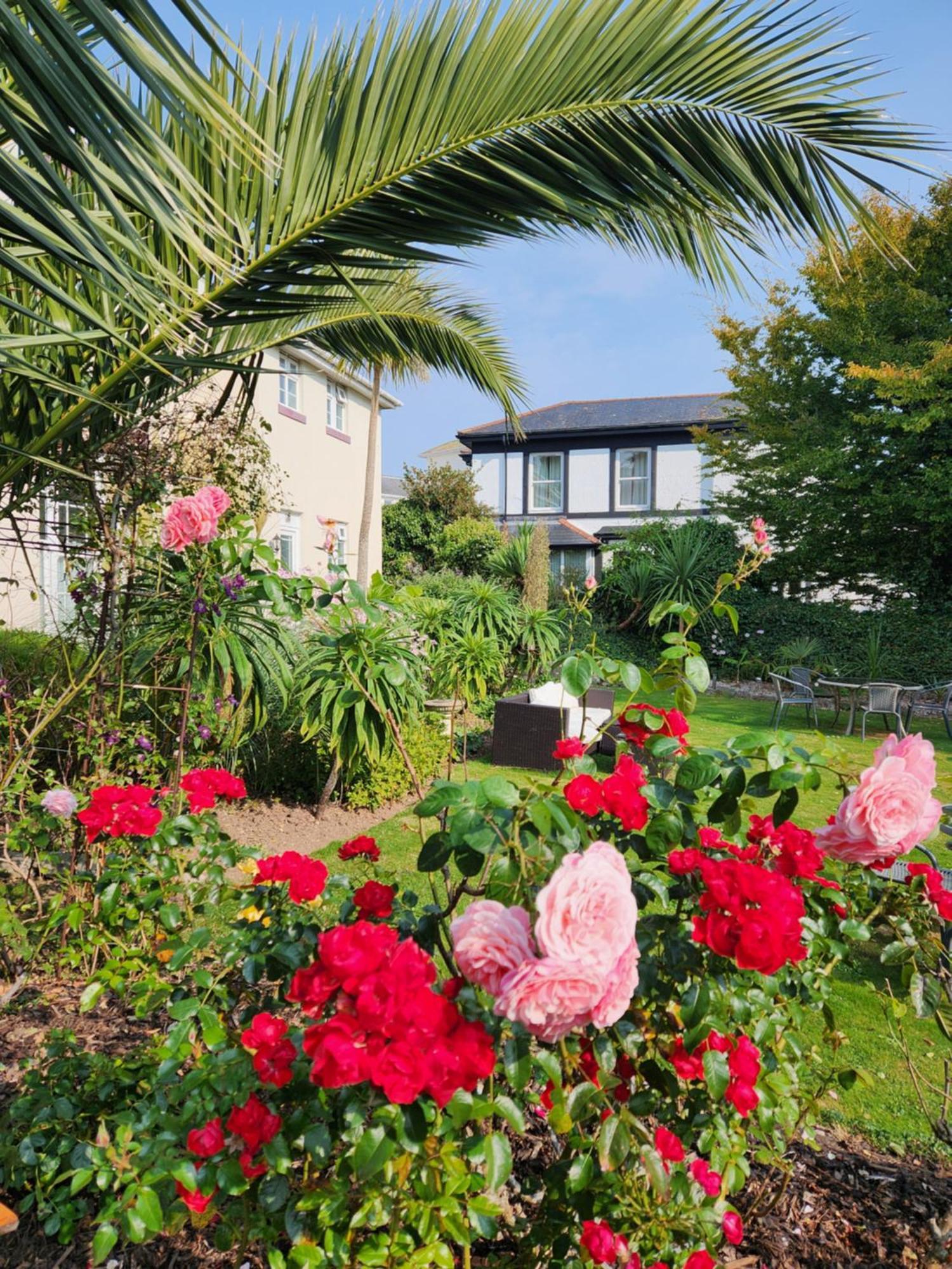 Rose Court Holiday Apartments Торки Екстериор снимка